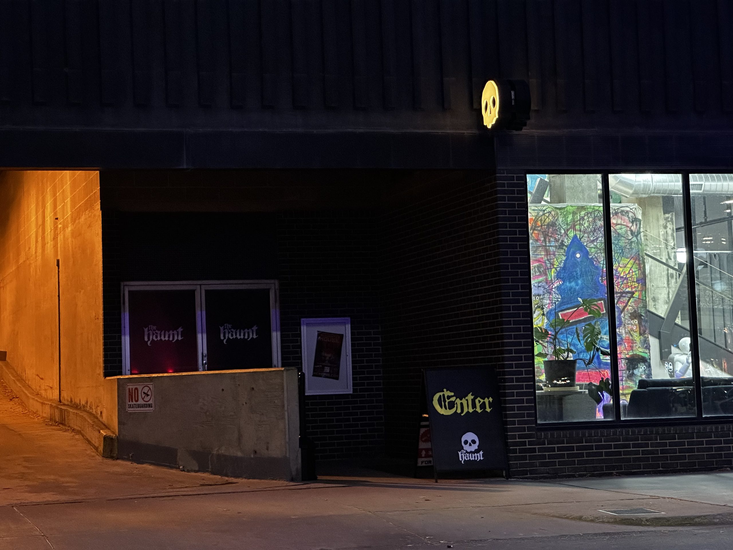 The Haunt Slaughterhouse haunted bar Doing Des Moines